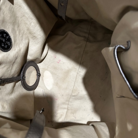 Tory Burch Platinum Pebbled Leather Tote - Picture 4 of 9